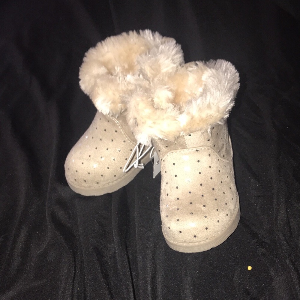 Kids shoes 4c & 5c